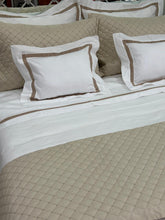 Cargar imagen en el visor de la galería, Damas Coverlet Queen