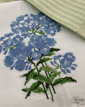 Cargar imagen en el visor de la galería, Guest Towel Hortensia