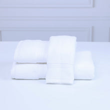 Cargar imagen en el visor de la galería, Toalla de Baño Luana