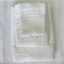 Cargar imagen en el visor de la galería, Set de 3 Toallas Encaje Renda