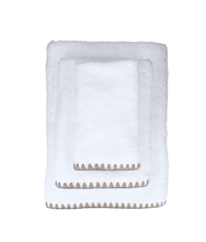 Cargar imagen en el visor de la galería, Toalla de Manos Riga