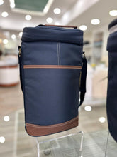 Cargar imagen en el visor de la galería, Vinera con Accesorios para dos Botellas
