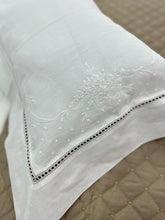 Cargar imagen en el visor de la galería, BOUDOIR BOUTROS DISEÑOS VARIOS
