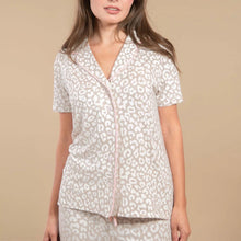 Cargar imagen en el visor de la galería, Pijama Amanda Taupe Leopard
